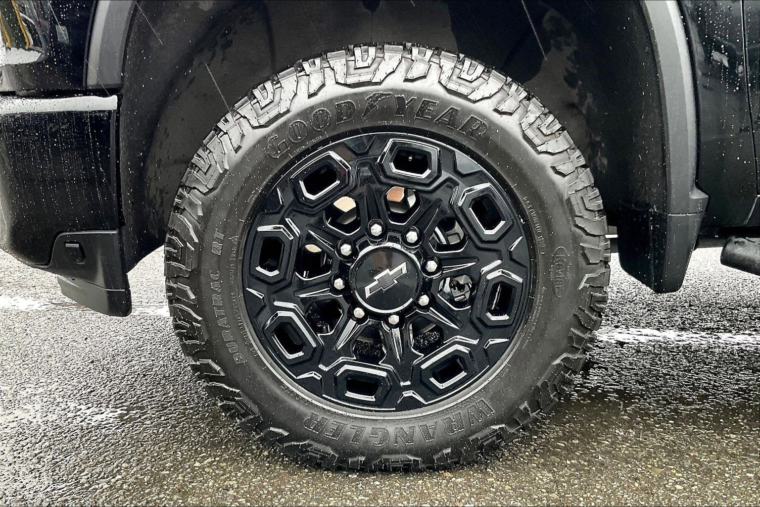 Used 2022 Chevrolet Silverado 2500 LTZ w/ LTZ Plus Package image 8