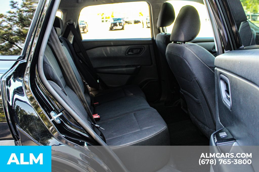 Used 2024 Nissan Rogue S FWD image 17