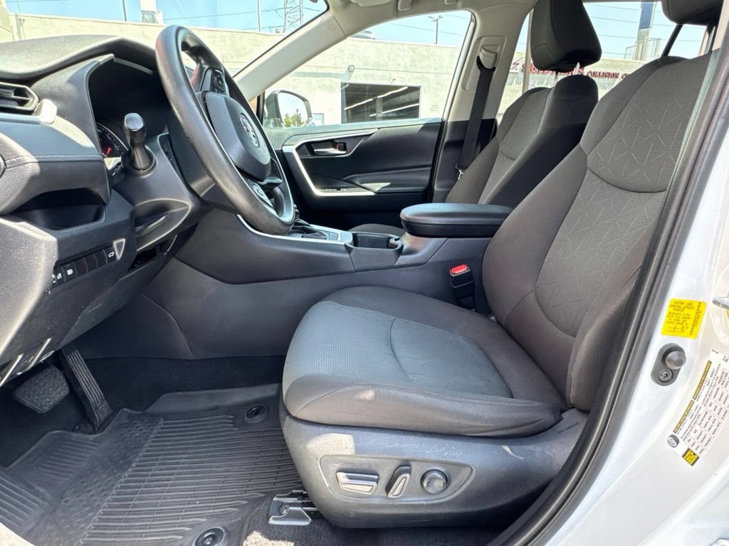 Certified 2022 Toyota RAV4 XLE w/ Convenience Package FWD image 22