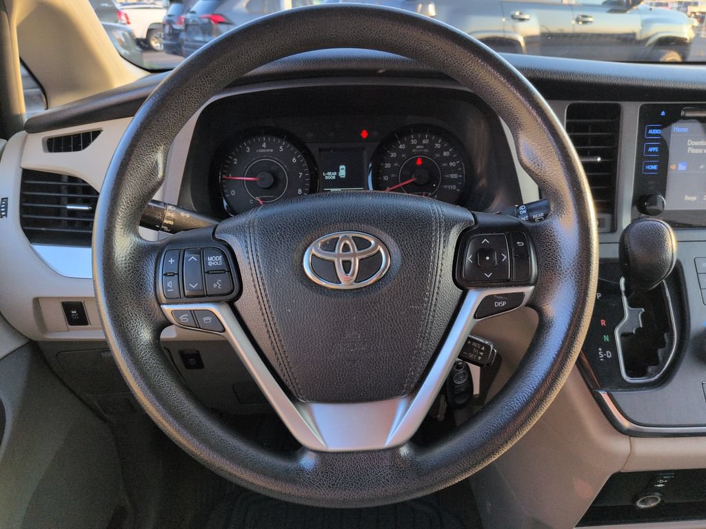 Used 2015 Toyota Sienna LE FWD image 15