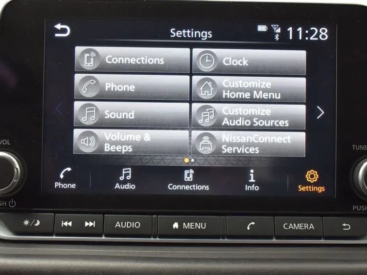 Used 2023 Nissan Rogue SV image 31