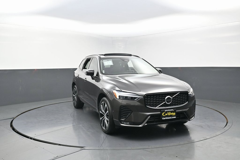 Used 2023 Volvo XC60 B5 Plus image 4