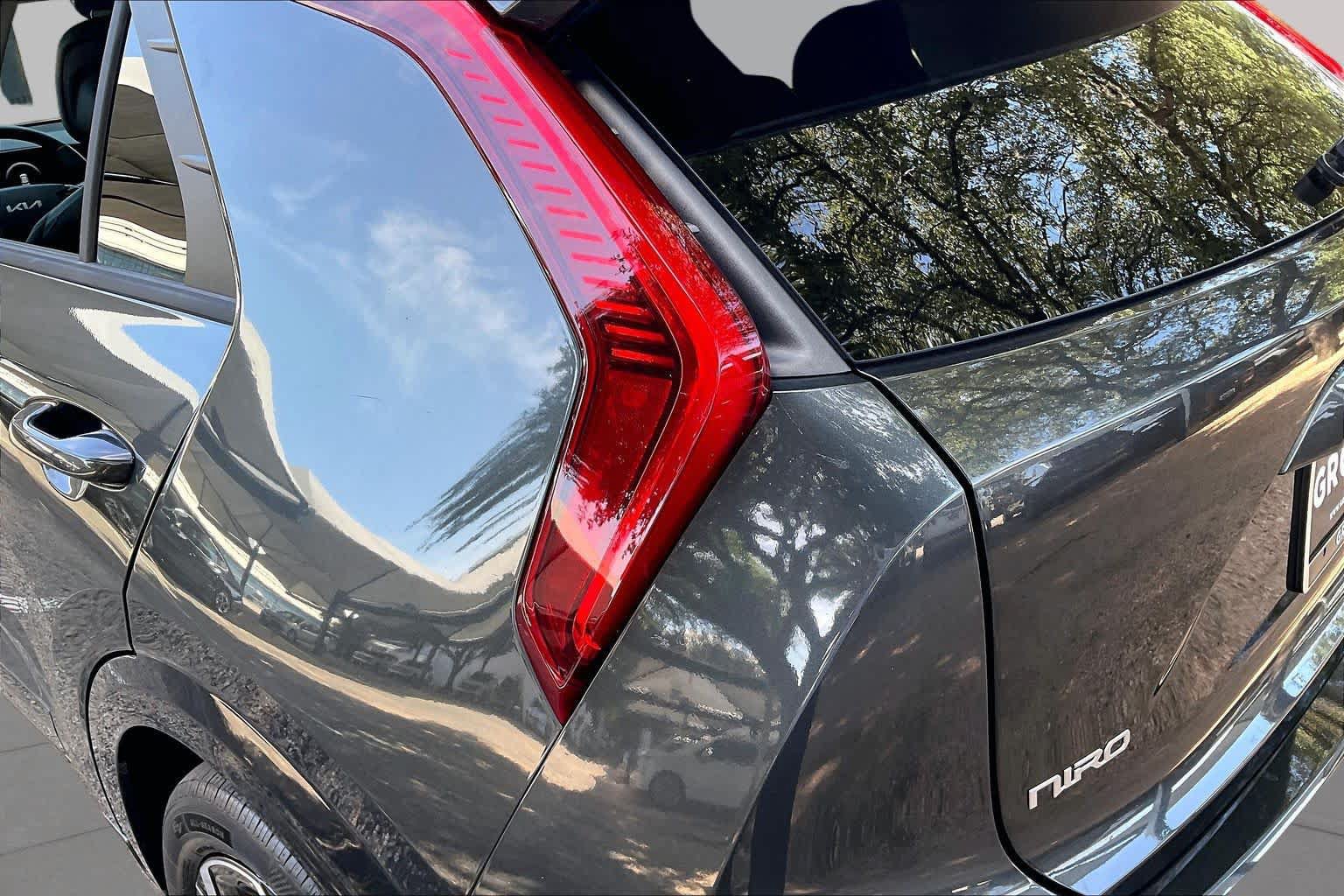 Used 2023 Kia Niro Wind w/ Wind Preserve Package FWD image 27