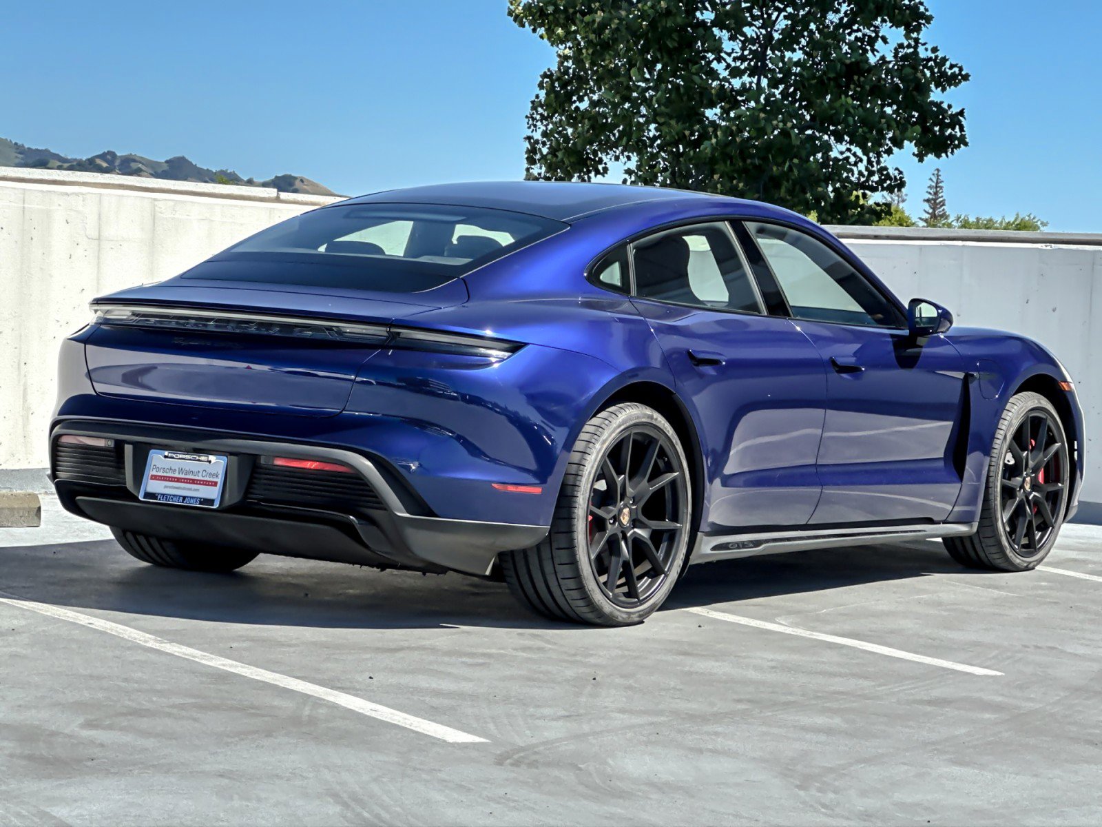 Certified 2022 Porsche Taycan GTS image 8