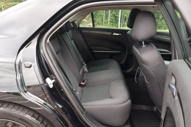 Used 2022 Chrysler 300 Touring w/ Sport Appearance Package RWD image 24
