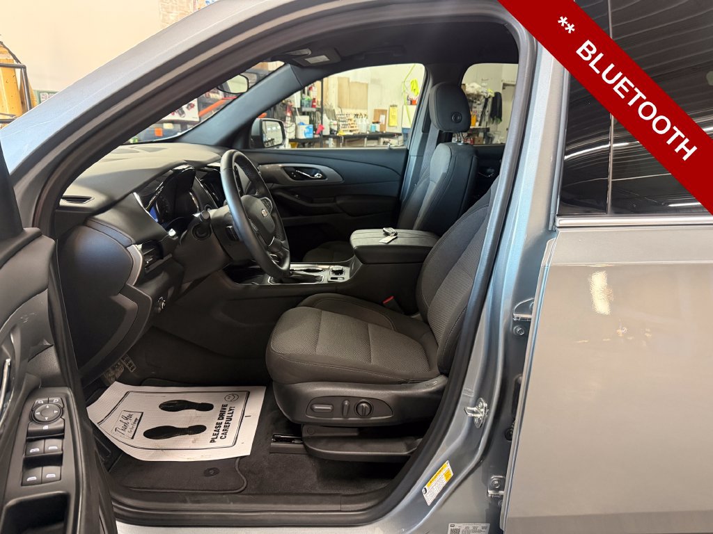 Used 2023 Chevrolet Traverse LT w/ LPO, Cargo Package AWD/4WD image 12