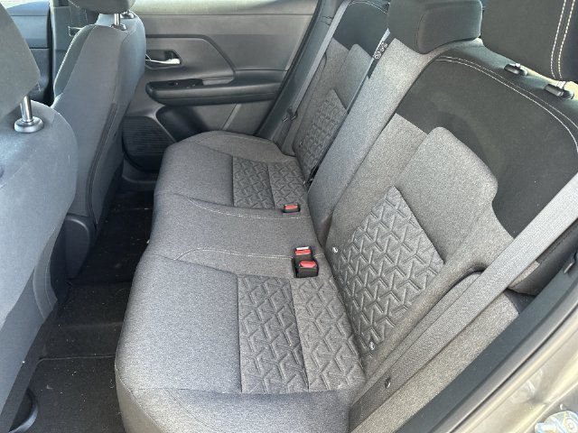Used 2025 Nissan Kicks SV FWD image 25