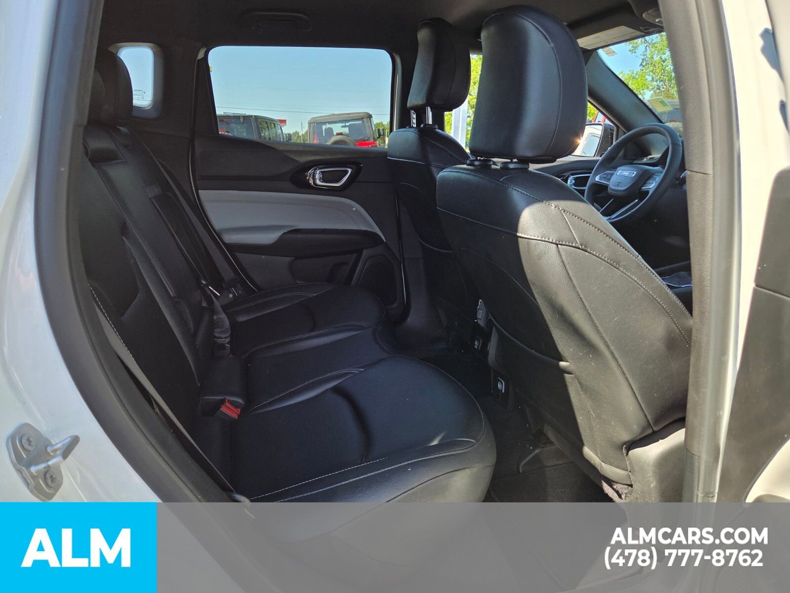 Used 2025 Jeep Compass Limited AWD/4WD image 13