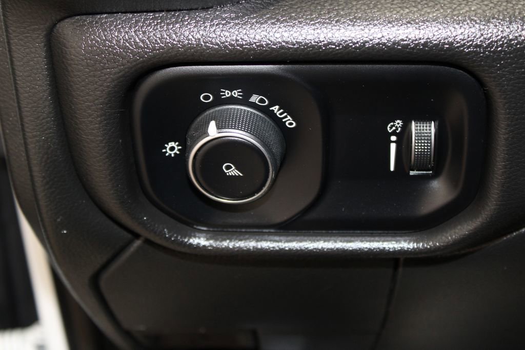 Used 2024 RAM 2500 Tradesman w/ Chrome Appearance Group image 31