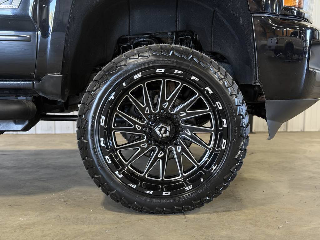 Used 2019 Chevrolet Silverado 2500 LTZ w/ Midnight Edition AWD/4WD image 28