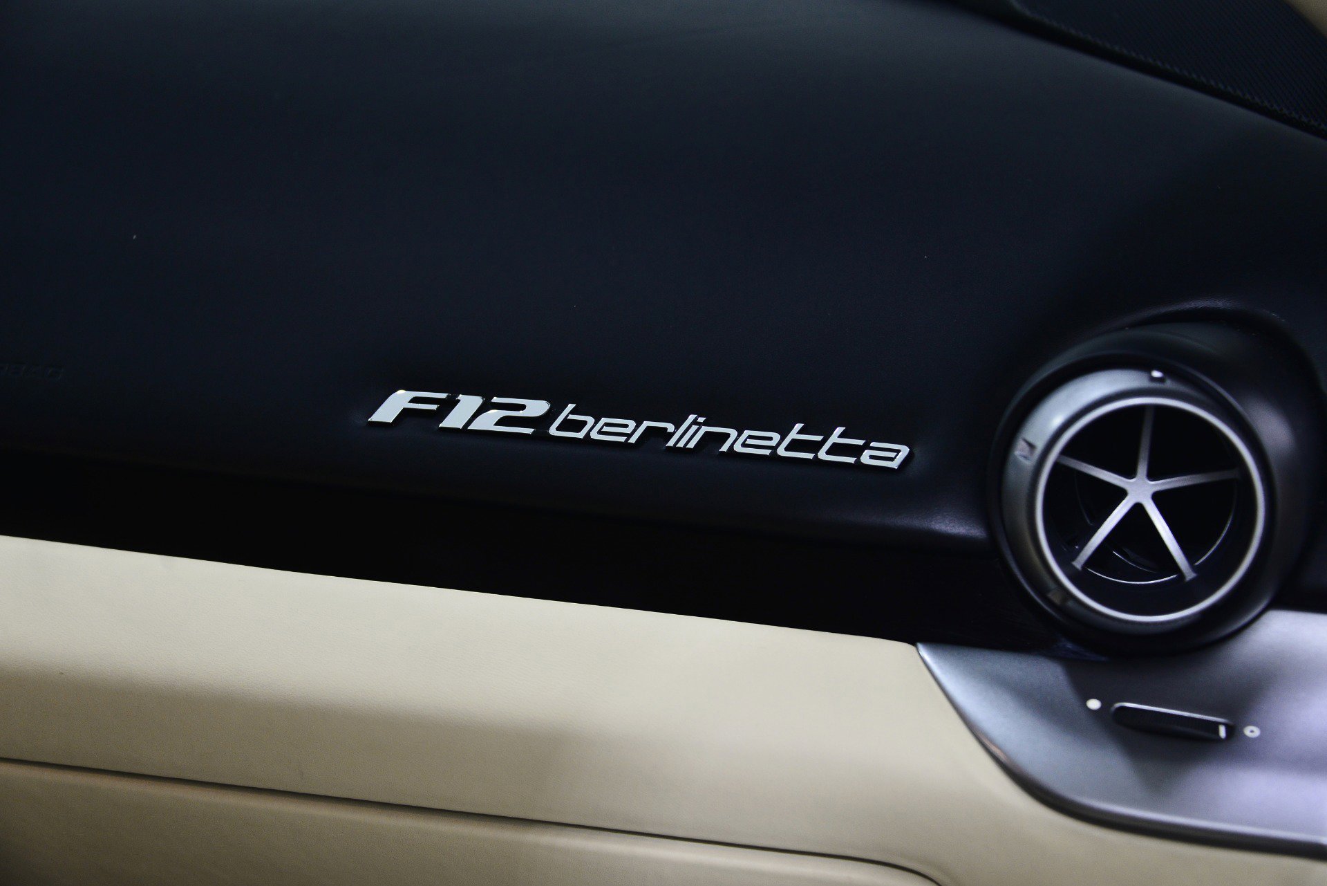 Used 2015 Ferrari F12 Berlinetta image 27