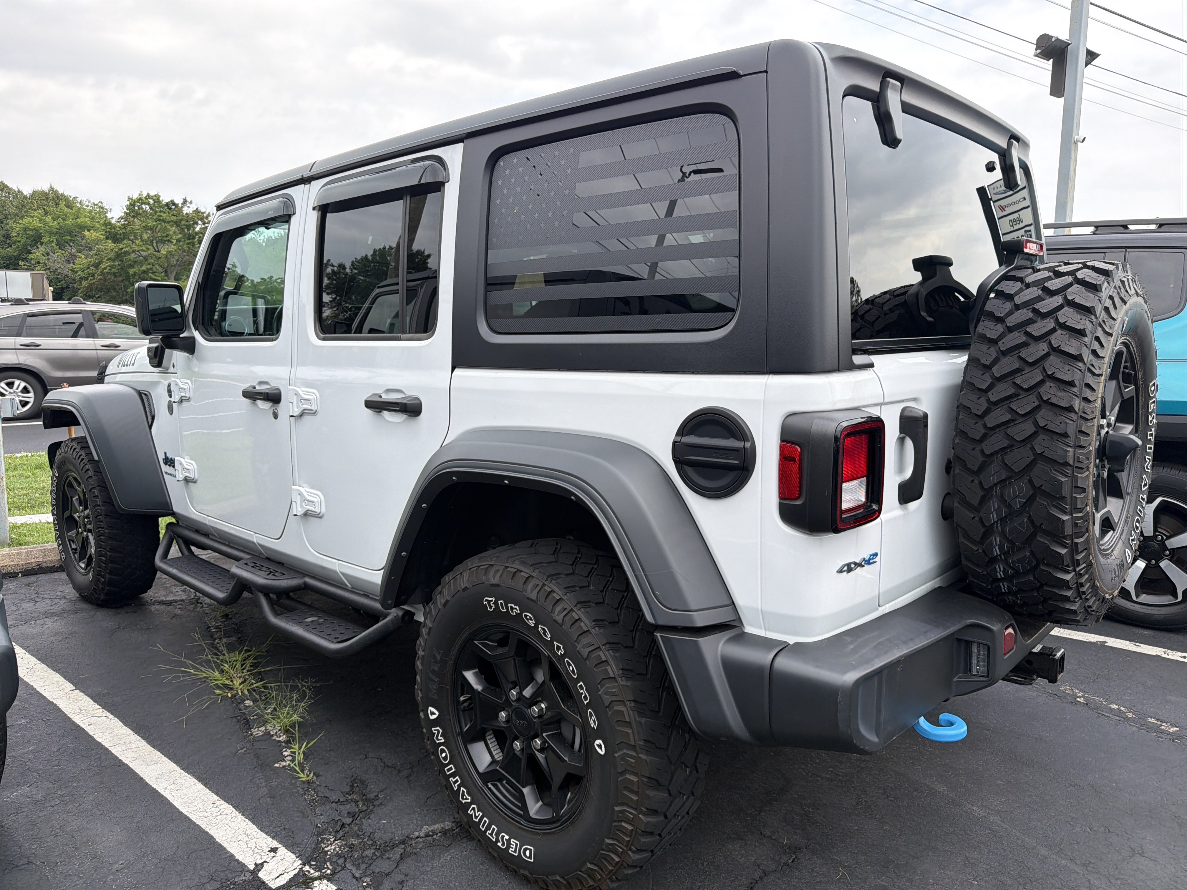 Used 2023 Jeep Wrangler Unlimited w/ Cold Weather Group AWD/4WD image 5