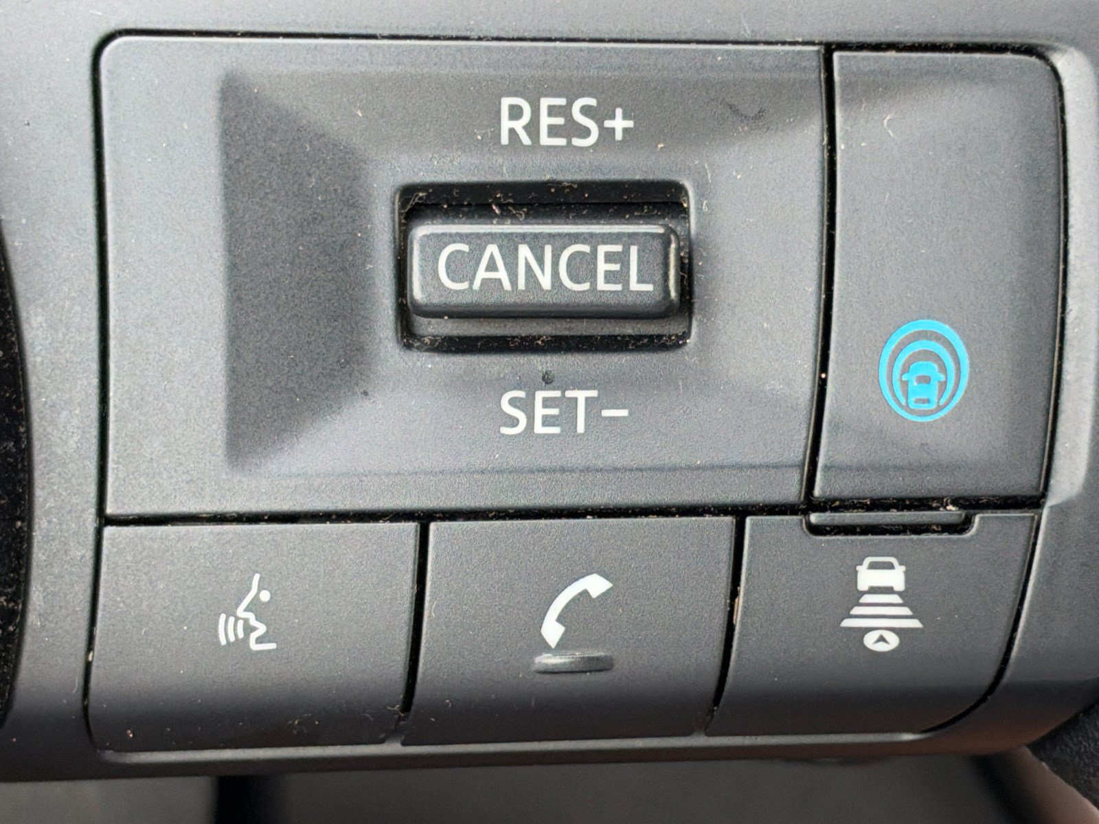 Used 2024 Nissan Rogue SV AWD/4WD image 28