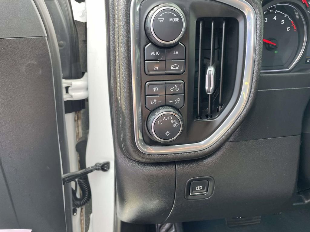 Used 2021 Chevrolet Silverado 1500 RST image 30