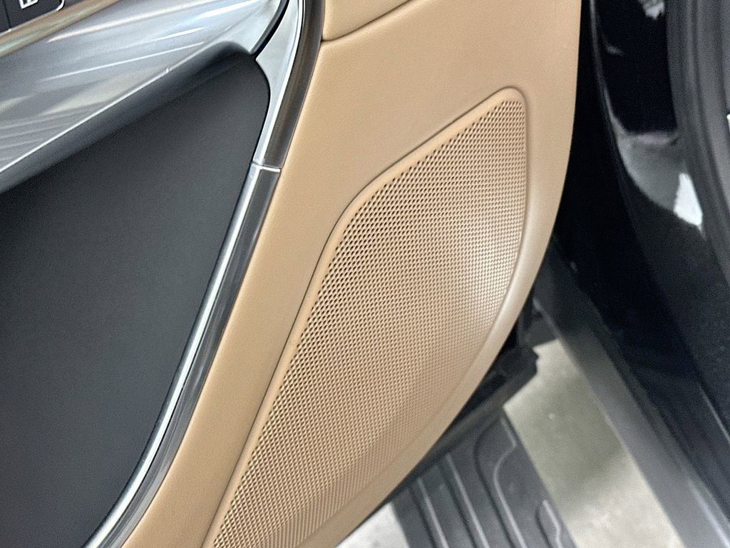 Used 2023 Land Rover Range Rover SE image 21