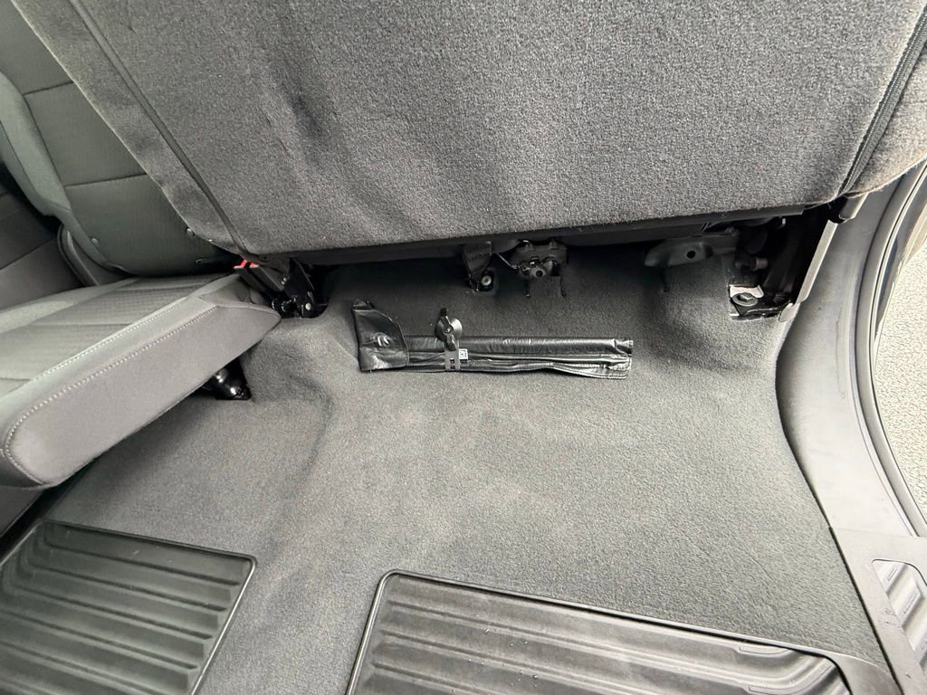 Used 2024 Chevrolet Silverado 1500 LT image 26