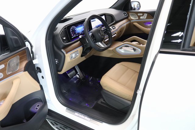 Certified 2025 Mercedes-Benz GLS 580 4MATIC image 22