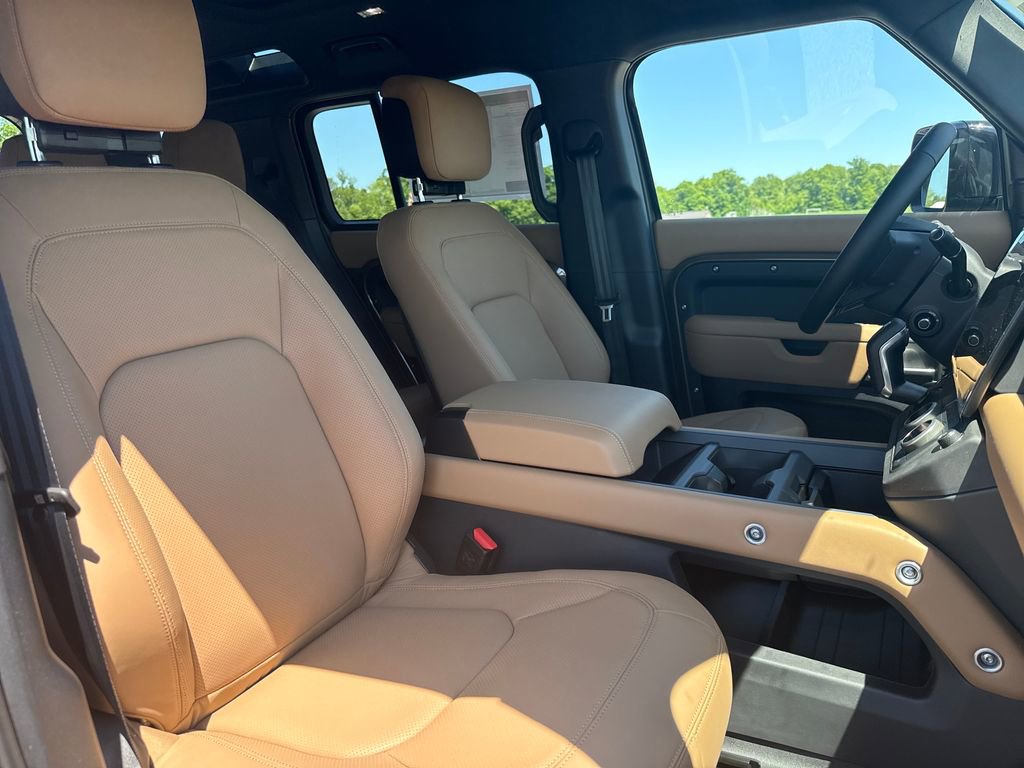 New 2026 Land Rover Defender 110 X-Dynamic SE AWD/4WD image 15