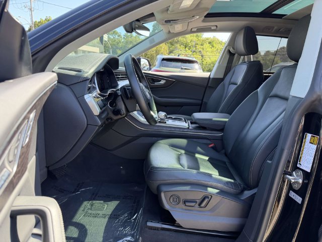 Used 2023 Audi Q8 Premium Plus w/ Premium Plus Package AWD/4WD image 7
