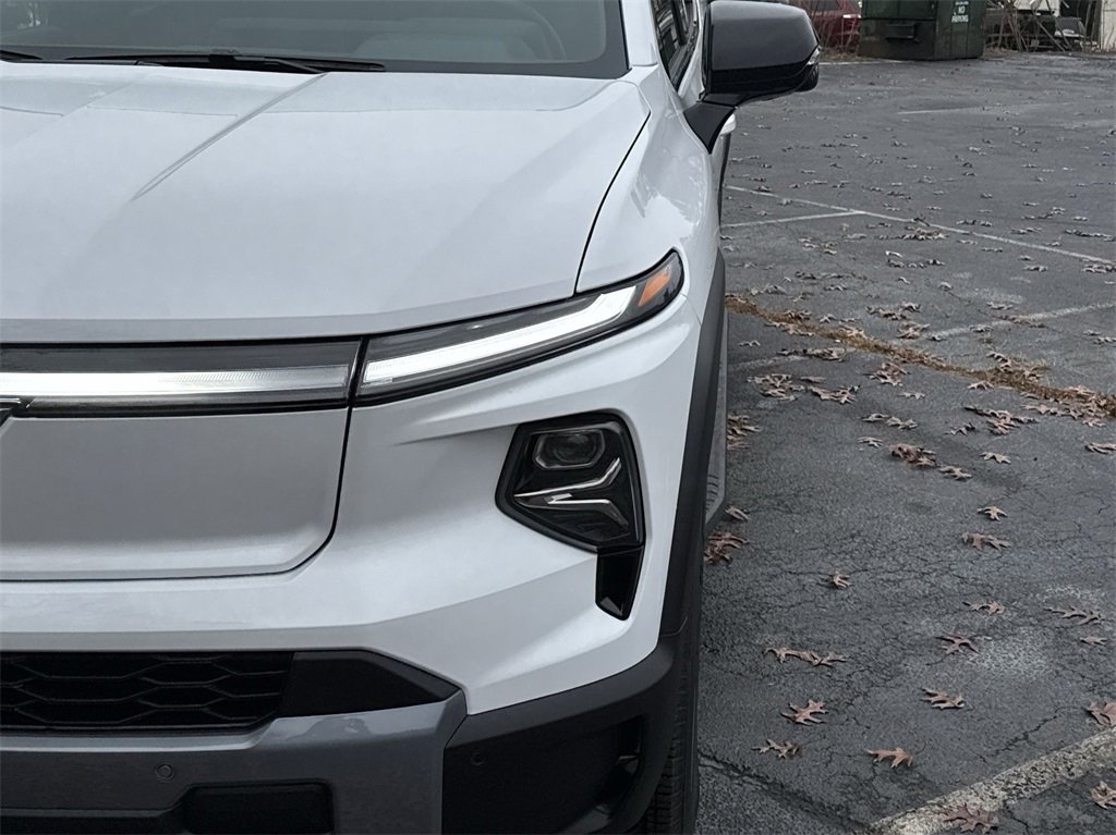 New 2025 Chevrolet Silverado EV LT image 10