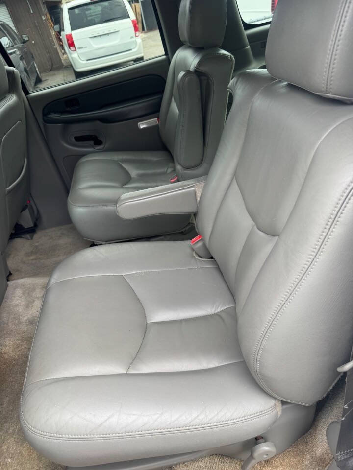 Used 2003 Chevrolet Suburban Z71 AWD/4WD image 15