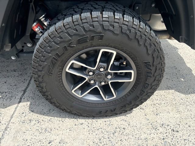 Used 2025 Jeep Gladiator Mojave w/ Safety Group AWD/4WD image 4