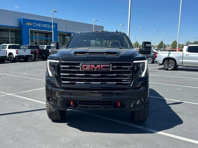 Used 2025 GMC Sierra 3500 AT4 w/ AT4 Premium Plus Package AWD/4WD image 11