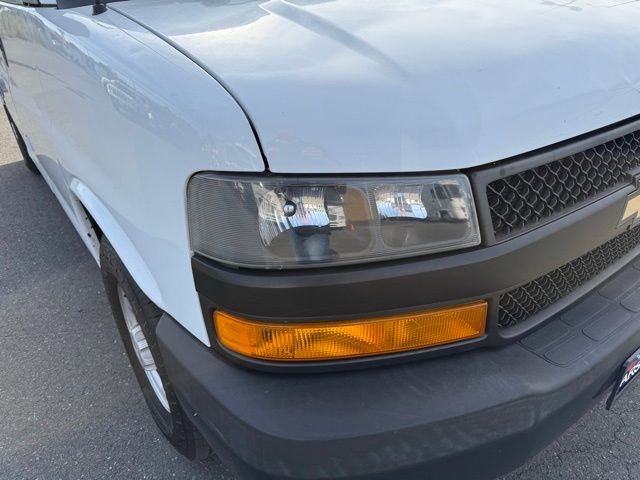 Used 2018 Chevrolet Express 2500 w/ Driver Convenience Package image 10