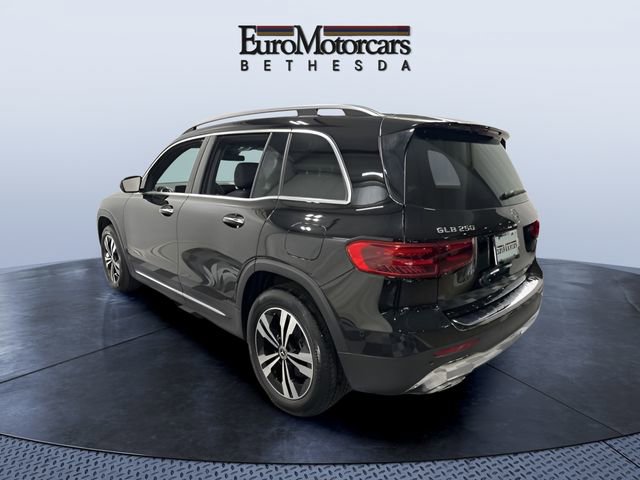 Used 2025 Mercedes-Benz GLB 250 4MATIC image 5