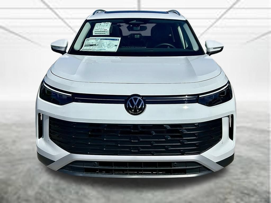 New 2026 Volkswagen Tiguan SE FWD image 2