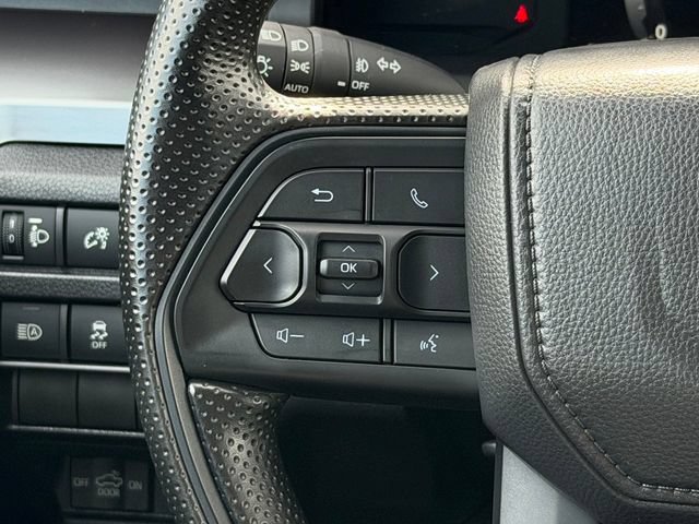 Certified 2025 Toyota Tacoma SR5 AWD/4WD image 26