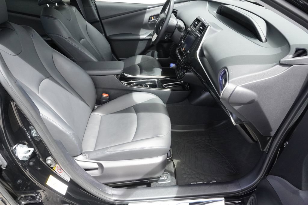 Used 2017 Toyota Prius Four Touring w/ Premium Convenience Package image 23