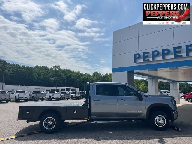 Used 2025 GMC Sierra 3500 SLE w/ SLE Convenience Package AWD/4WD image 7