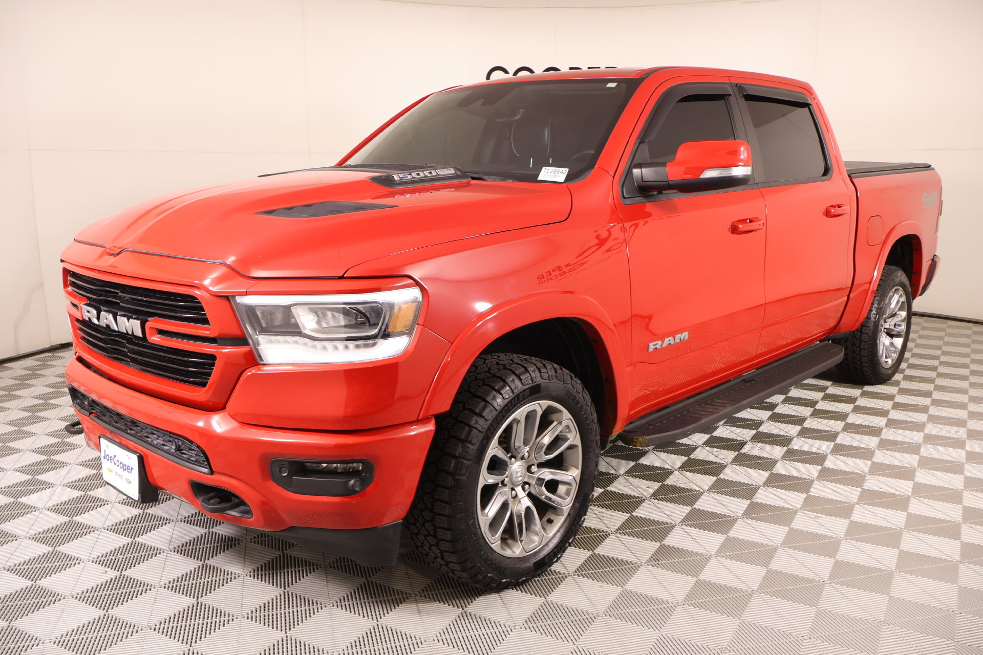 Used 2022 RAM 1500 Laramie w/ Sport Appearance Package AWD/4WD image 10