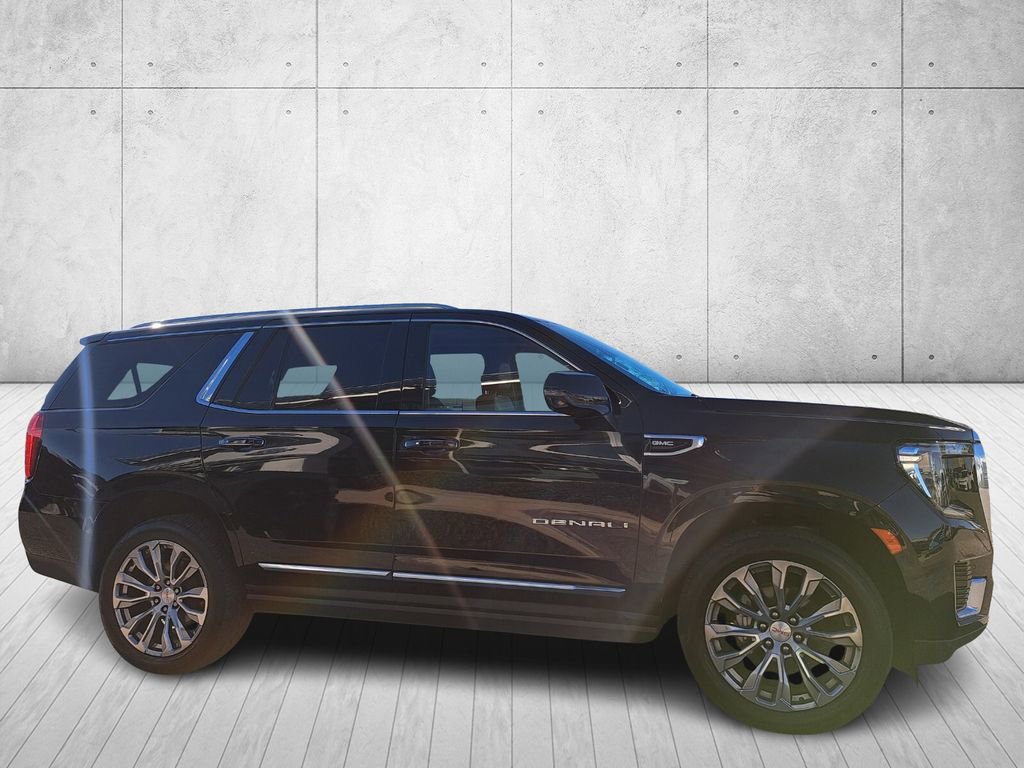 Used 2021 GMC Yukon Denali w/ Denali Premium Package image 3