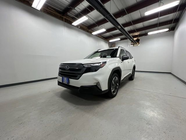 Used 2025 Subaru Forester Premium AWD/4WD image 4