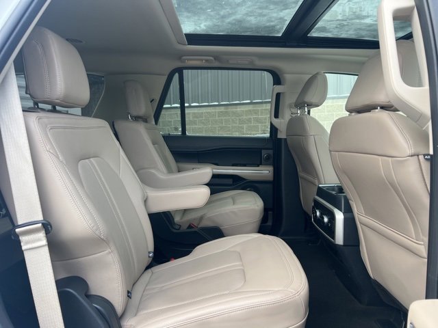 Used 2023 Ford Expedition Limited image 14