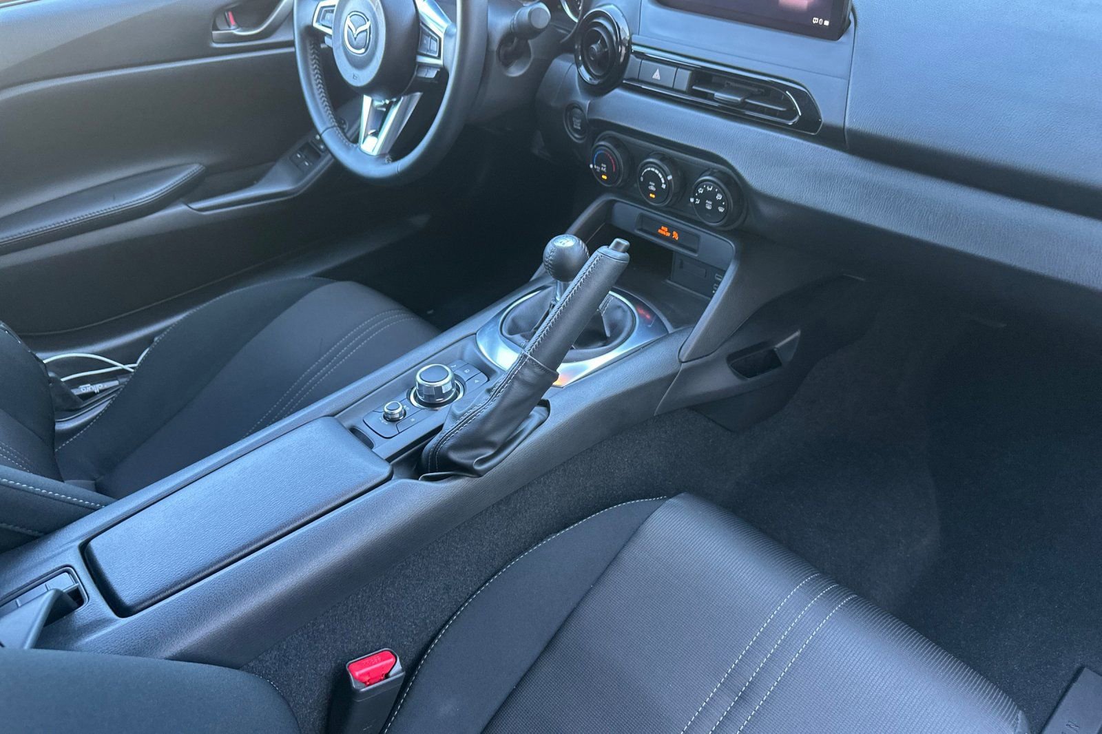 Used 2024 MAZDA MX-5 Miata Sport image 15