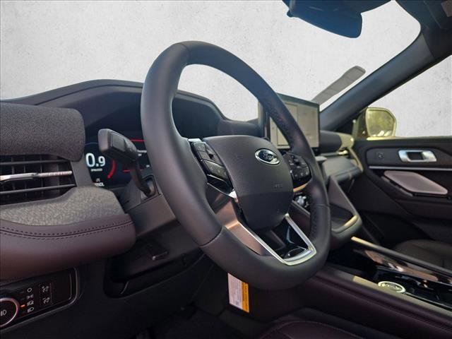 New 2026 Ford Explorer Platinum image 3