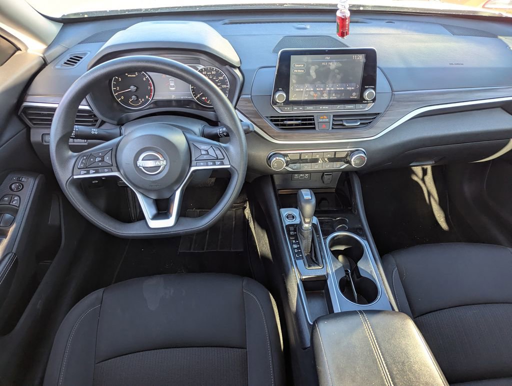 Used 2024 Nissan Altima 2.5 SV FWD image 29