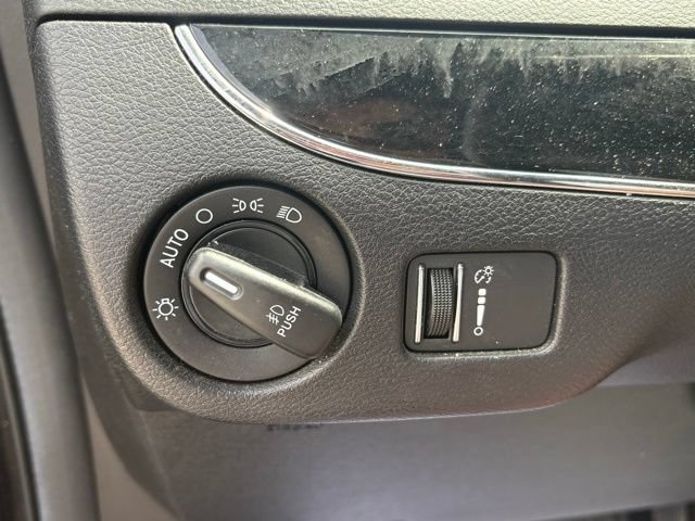 Used 2020 Dodge Grand Caravan SE FWD image 18