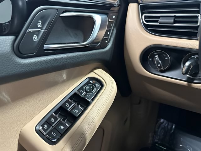 Used 2021 Porsche Macan S AWD/4WD image 15