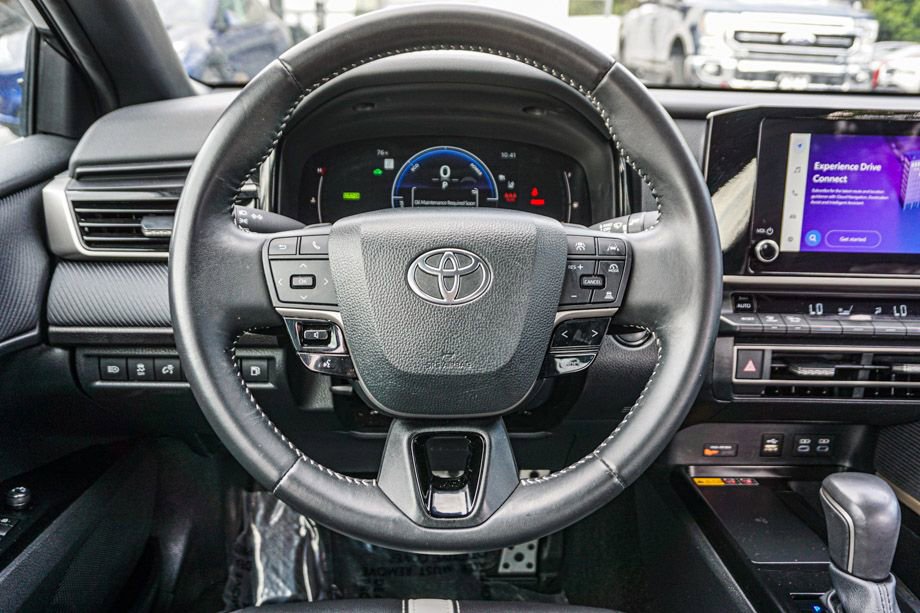 Used 2025 Toyota Camry SE image 24