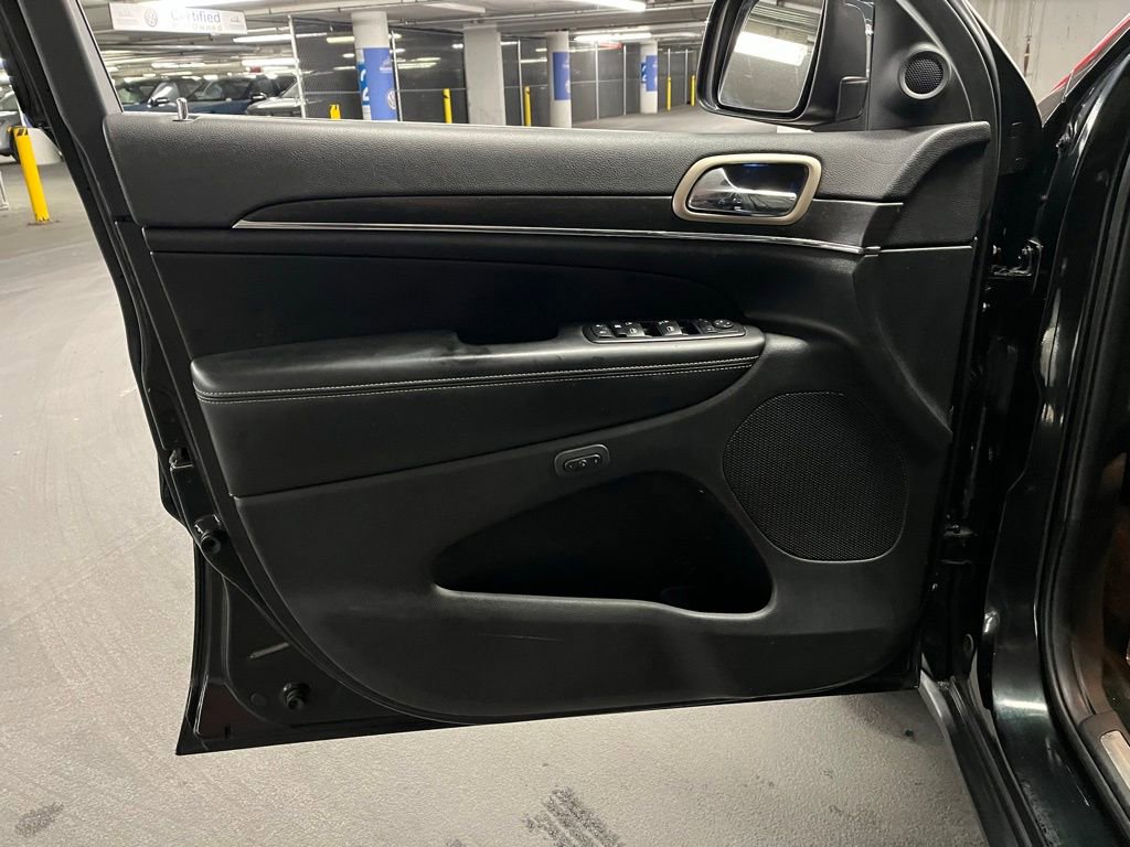 Used 2015 Jeep Grand Cherokee Limited image 16