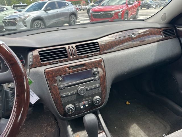 Used 2016 Chevrolet Impala LT FWD image 11