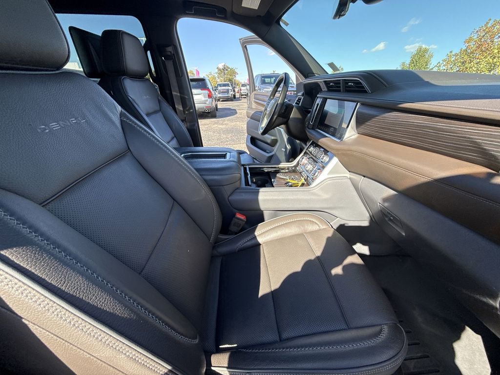 Certified 2021 GMC Yukon XL Denali w/ Denali Premium Package image 13
