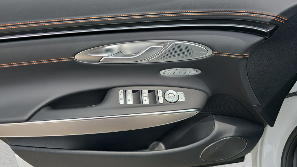 New 2026 Genesis GV70 2.5T Sport Prestige AWD/4WD image 16