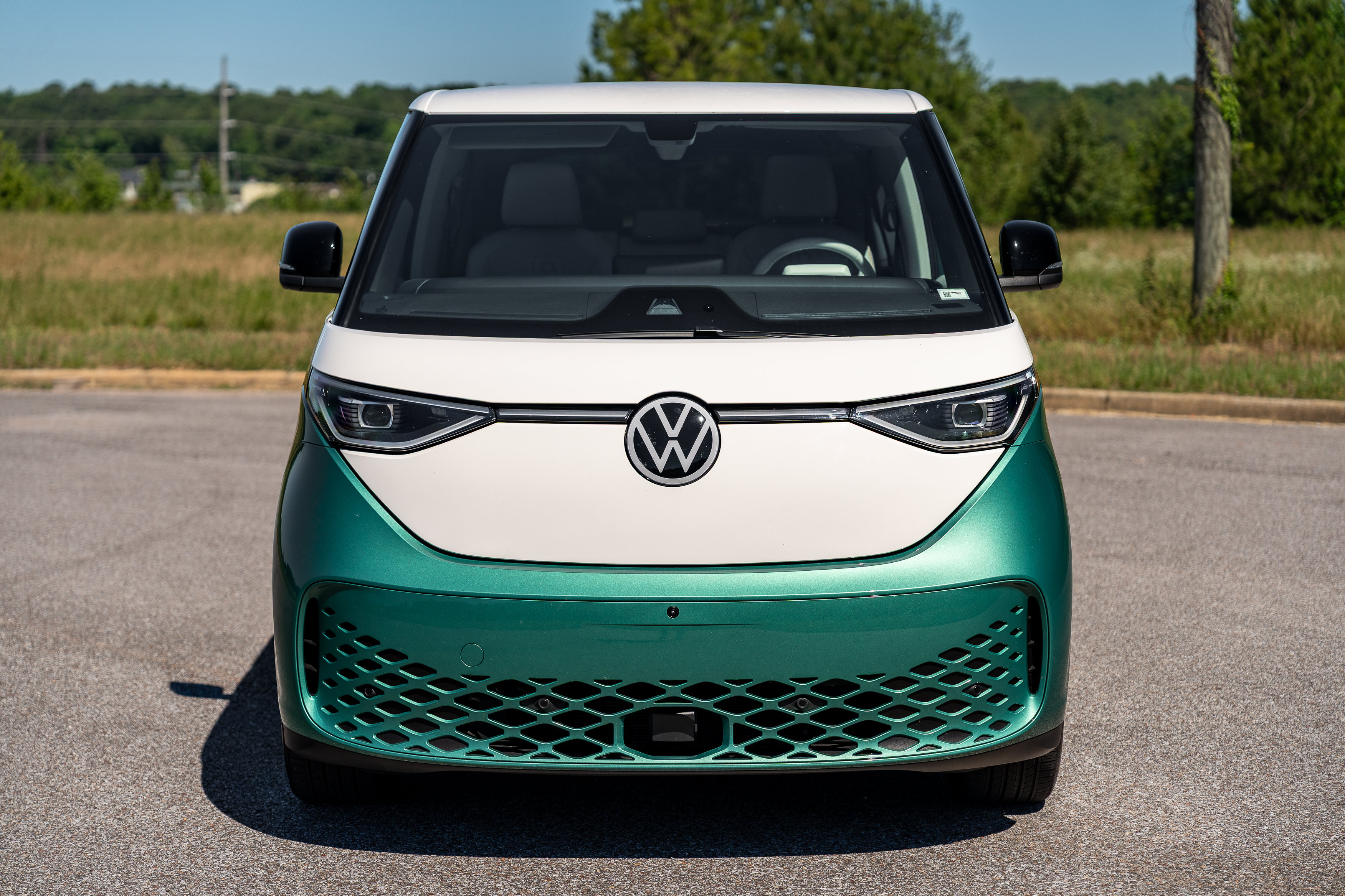 Used 2025 Volkswagen ID. Buzz Pro S Plus w/ Cupholders Package RWD image 12