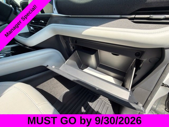 Used 2025 Ford Explorer Platinum w/ LUX Leather Package AWD/4WD image 18