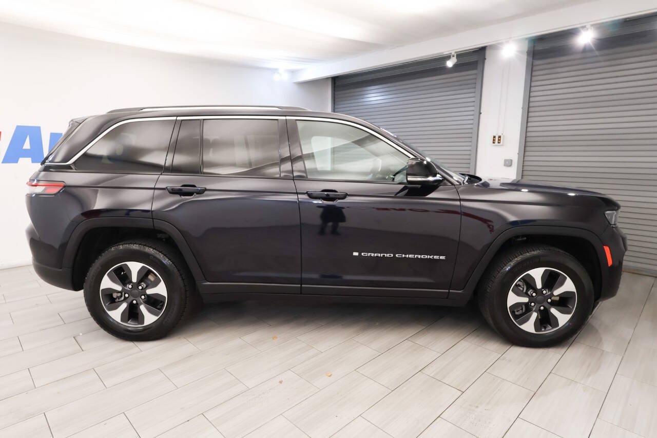 Used 2024 Jeep Grand Cherokee Limited 4xe AWD/4WD image 6